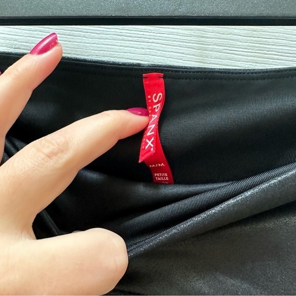 Spanx Black faux leather leggings m medium shiny - Picture 3 of 6